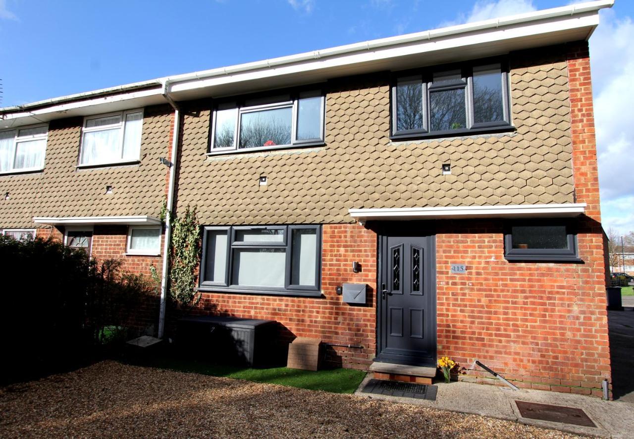 Crown Meadow - 4 Bedroom House - Heathrow - Excellentstays Colnbrook Exteriér fotografie