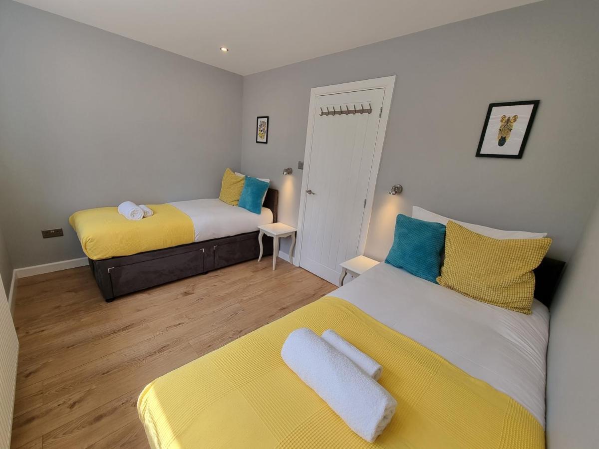 Crown Meadow - 4 Bedroom House - Heathrow - Excellentstays Colnbrook Exteriér fotografie