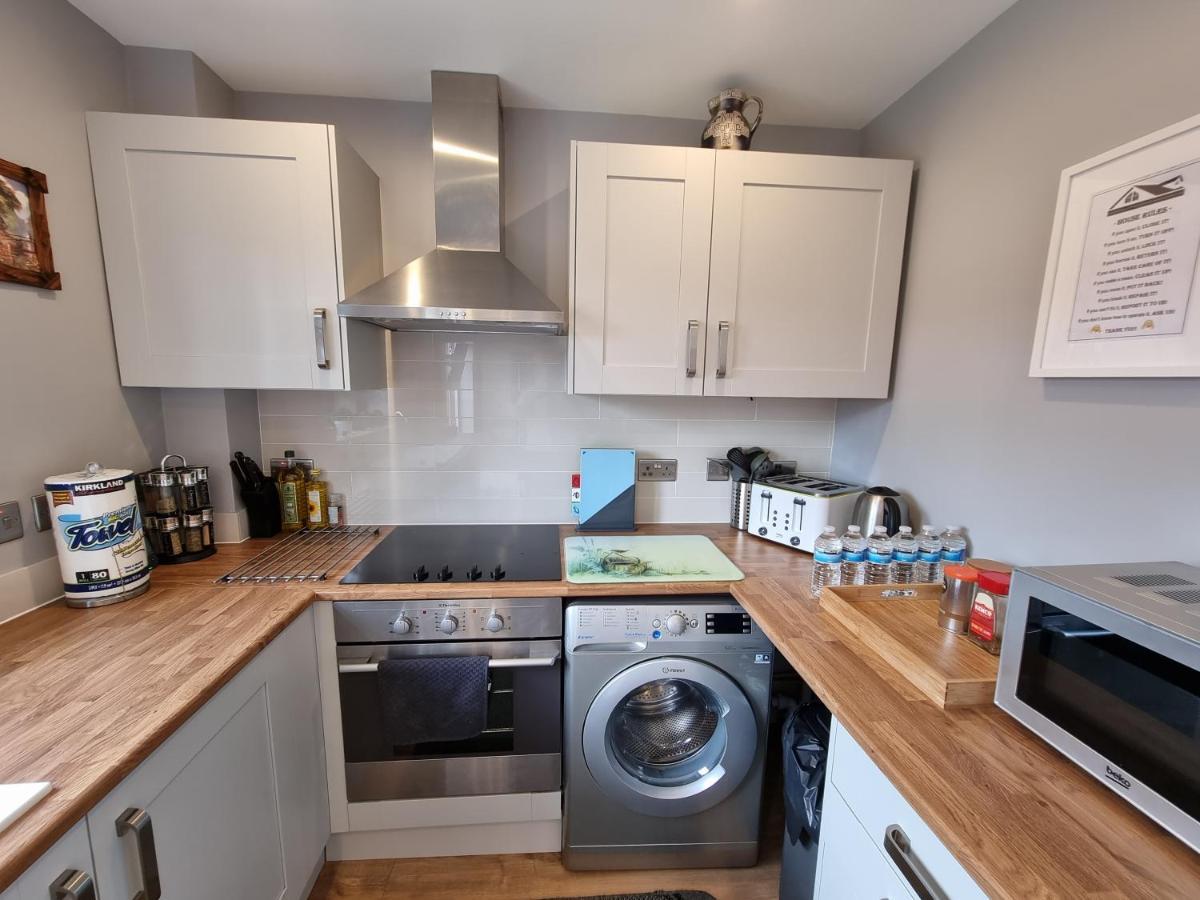 Crown Meadow - 4 Bedroom House - Heathrow - Excellentstays Colnbrook Exteriér fotografie